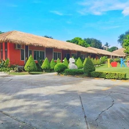 Aurora Resort Kanchanaburi Exterior foto