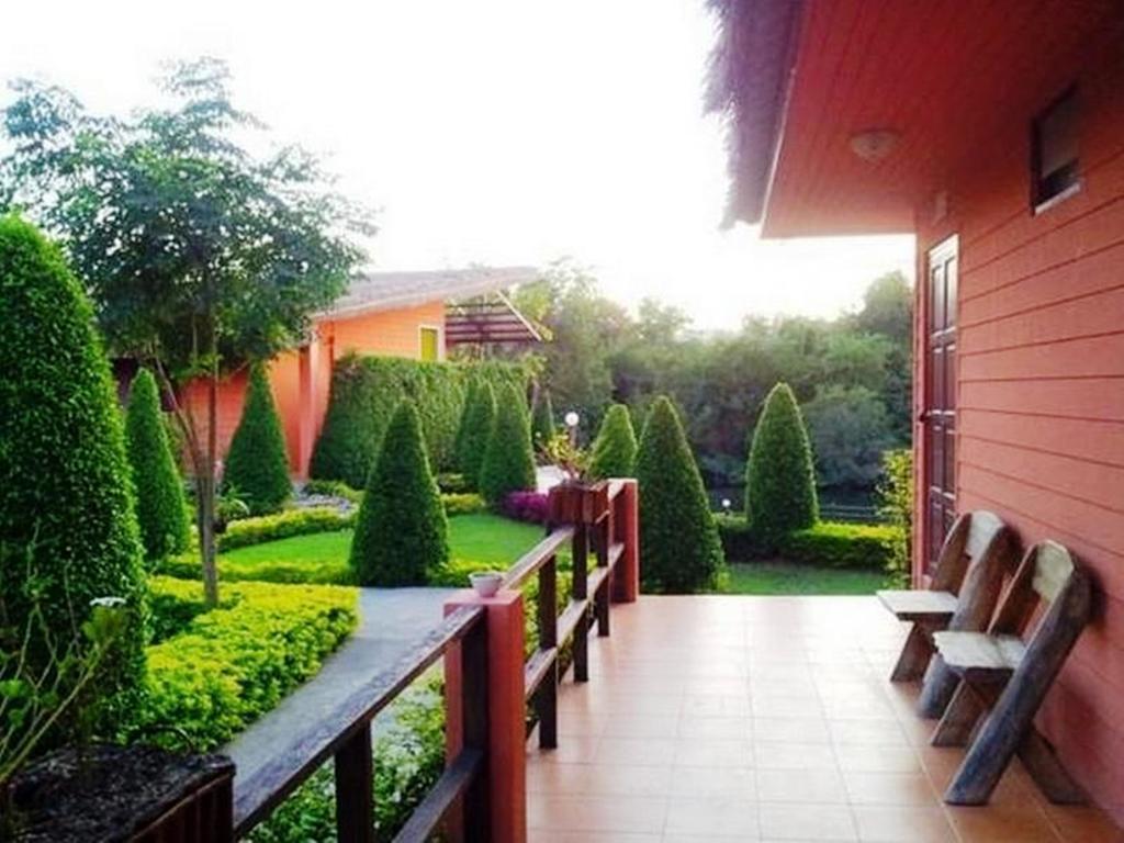 Aurora Resort Kanchanaburi Exterior foto