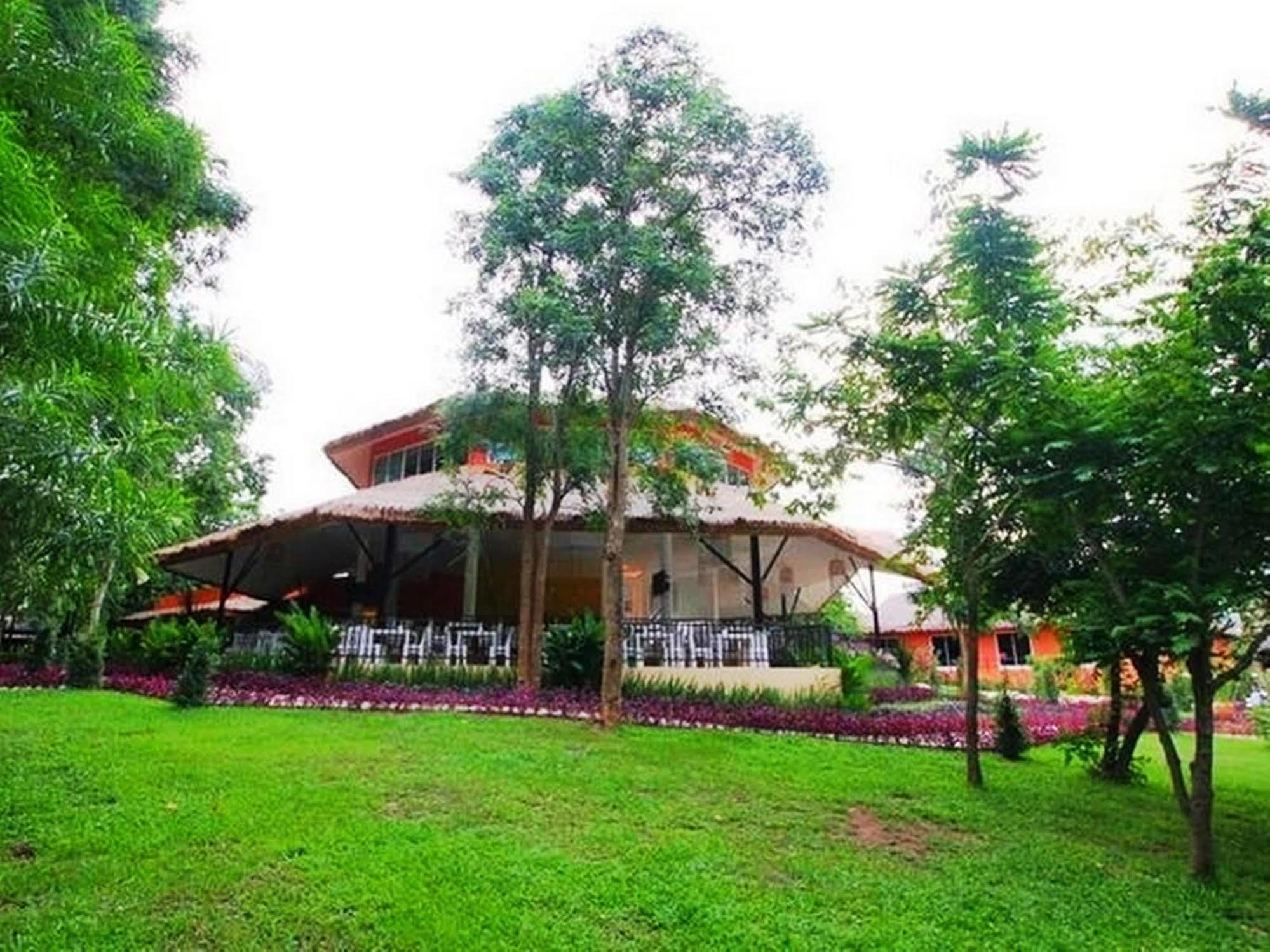 Aurora Resort Kanchanaburi Exterior foto
